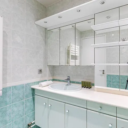 Daire Guestready - Elegant With Private Balcony Paris