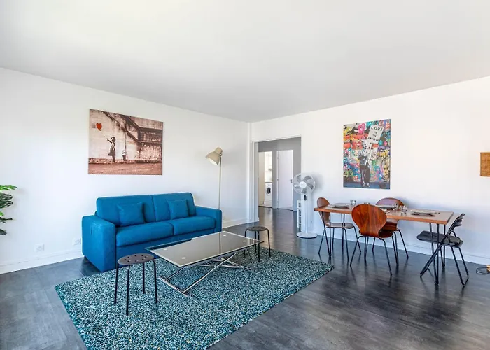 Guestready - Elegant With Private Balcony شقة باريس
